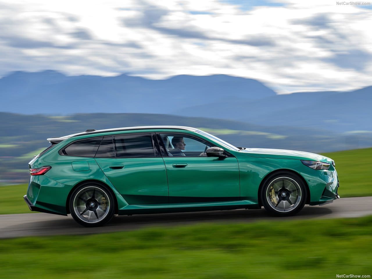 2025 - BMW M5 TOURING ISLE OF MAN GREEN, foto 37