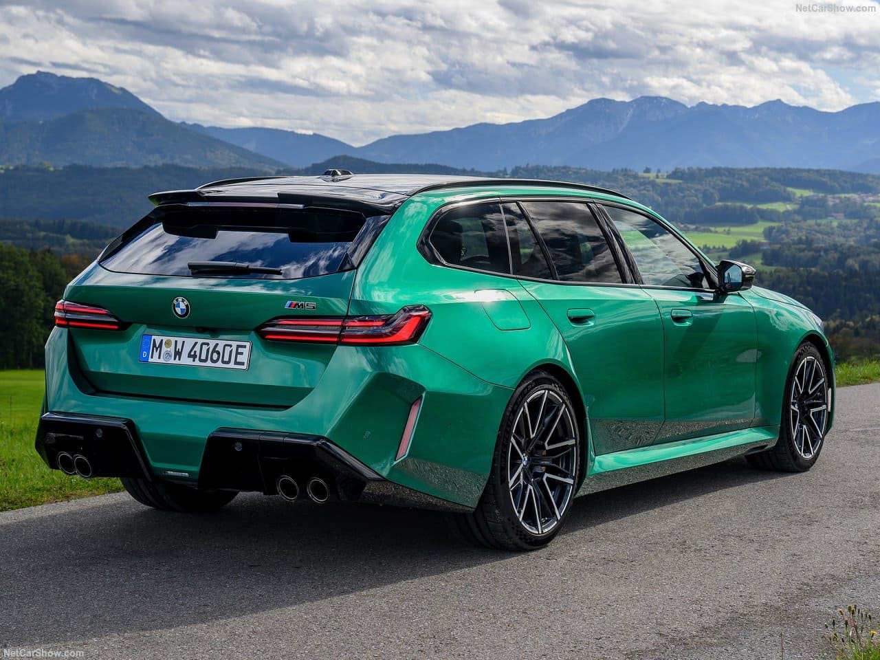 2025 - BMW M5 TOURING ISLE OF MAN GREEN, foto 39