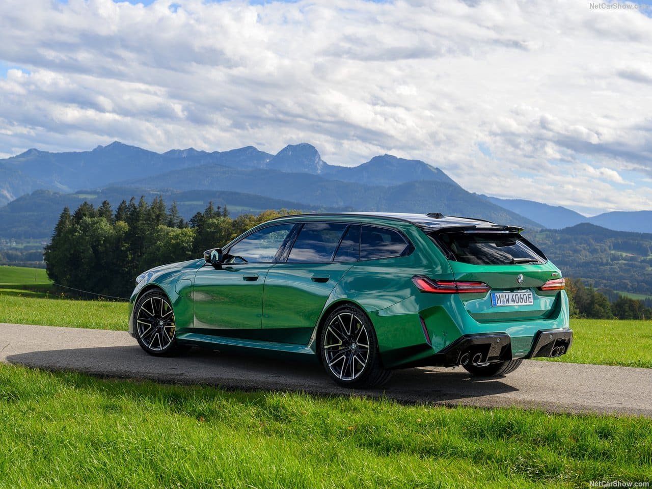 2025 - BMW M5 TOURING ISLE OF MAN GREEN, foto 43