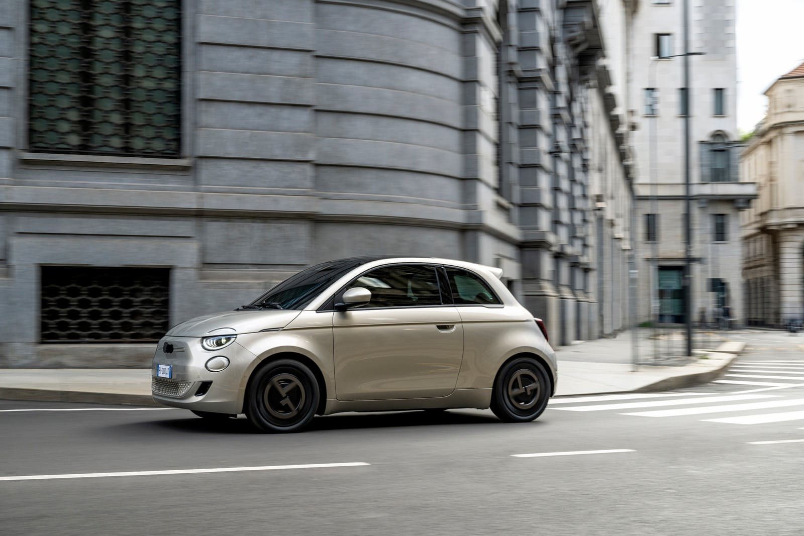 FIAT 500e GIORGIO ARMANI COLLECTOR’S EDITION, foto 17