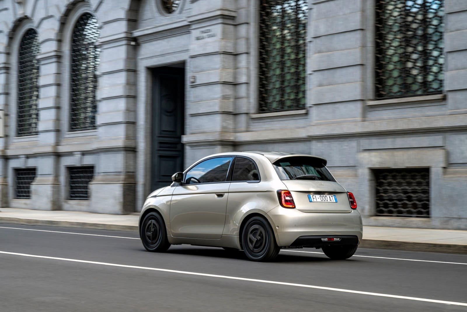 FIAT 500e GIORGIO ARMANI COLLECTOR’S EDITION, foto 31