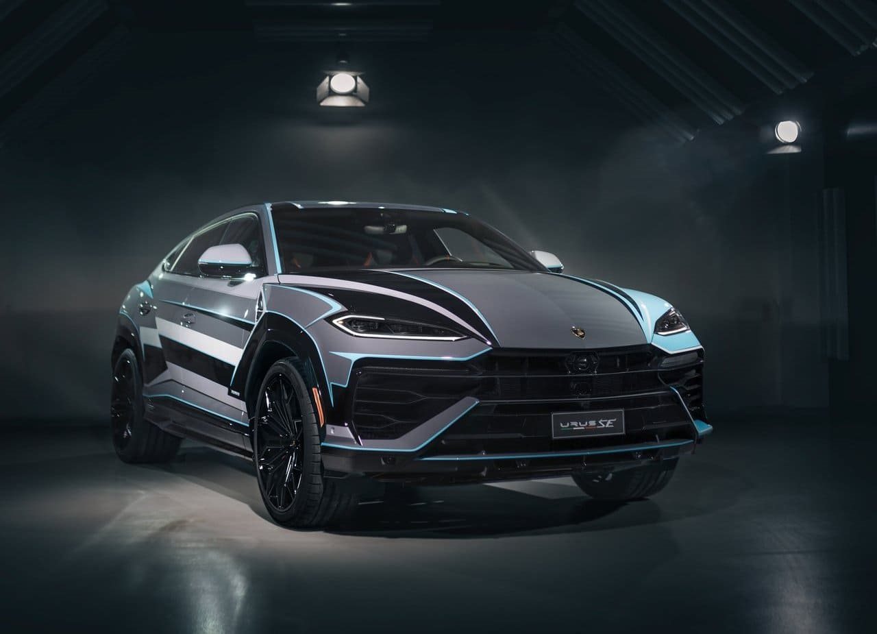 LAMBORGHINI URUS SE MIAMI ART BASEL, foto 2
