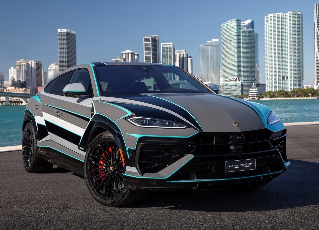 LAMBORGHINI URUS SE MIAMI ART BASEL, foto 3