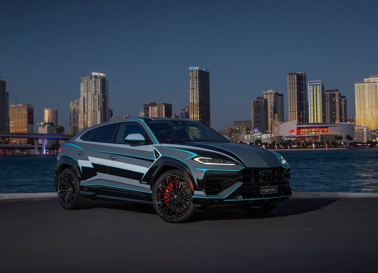 LAMBORGHINI URUS SE MIAMI ART BASEL, foto 4