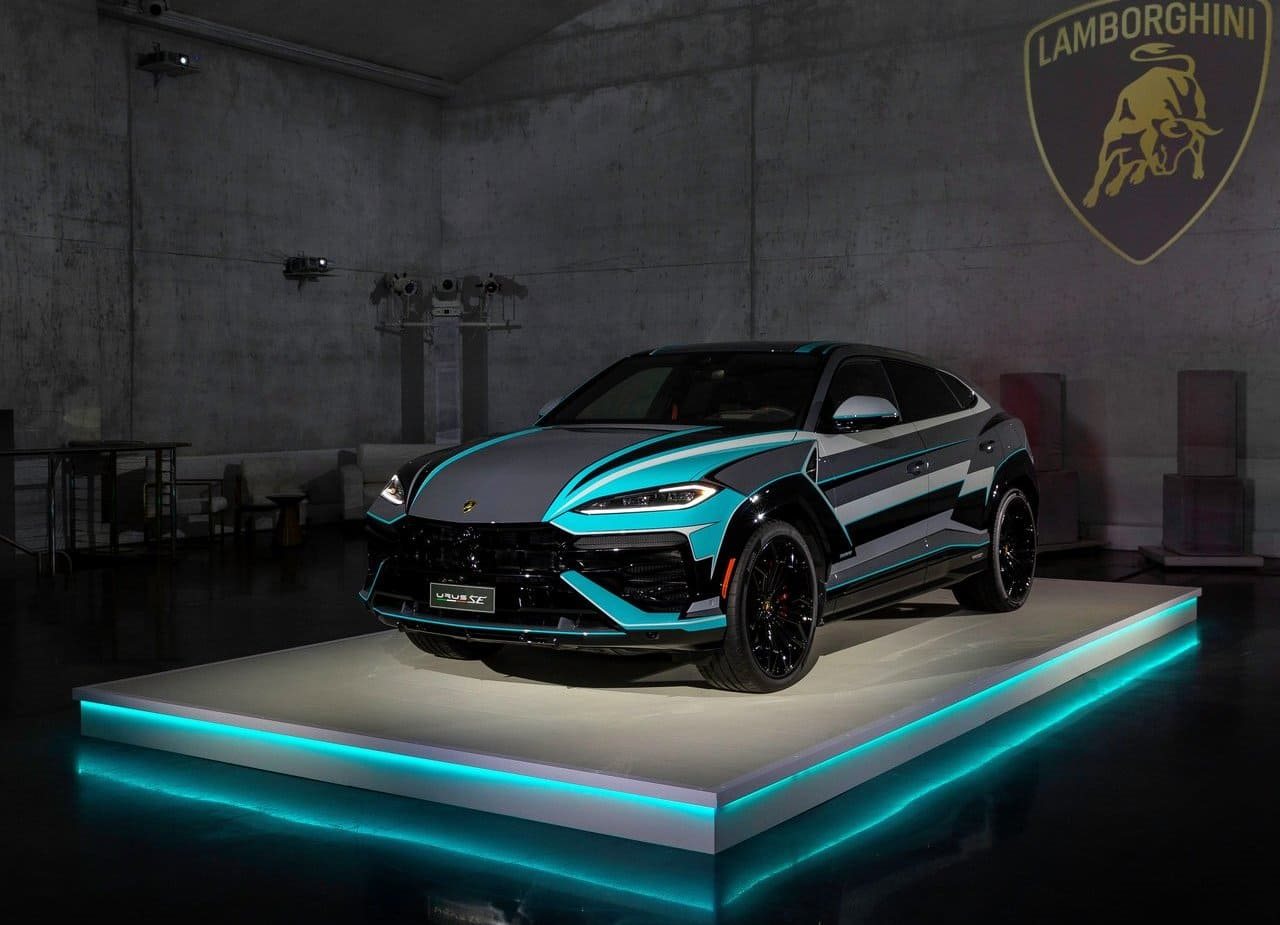 LAMBORGHINI URUS SE MIAMI ART BASEL, foto 6