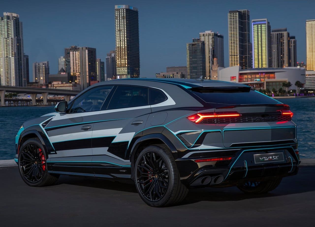 LAMBORGHINI URUS SE MIAMI ART BASEL, foto 12