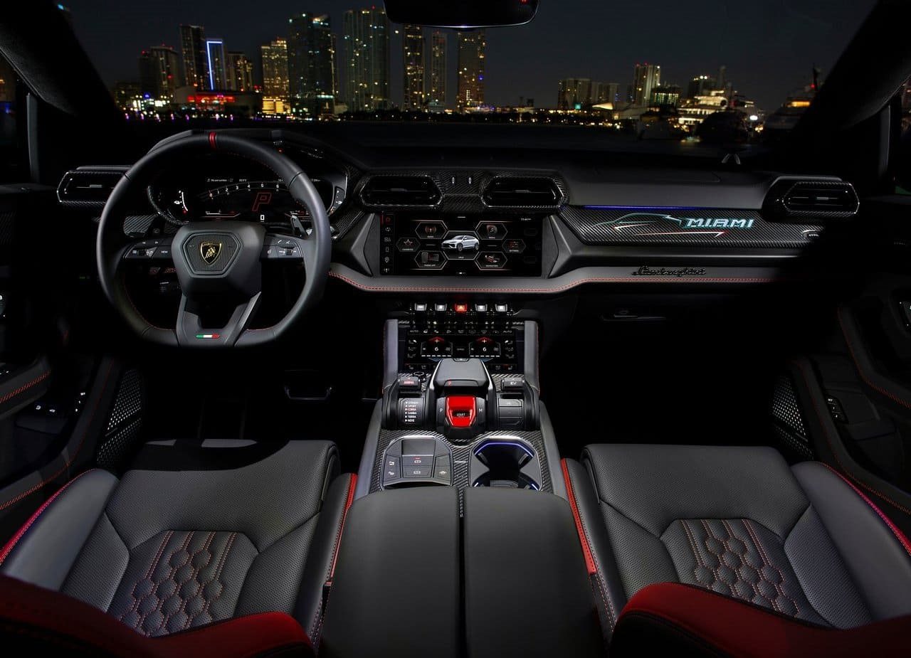 LAMBORGHINI URUS SE MIAMI ART BASEL, foto 21