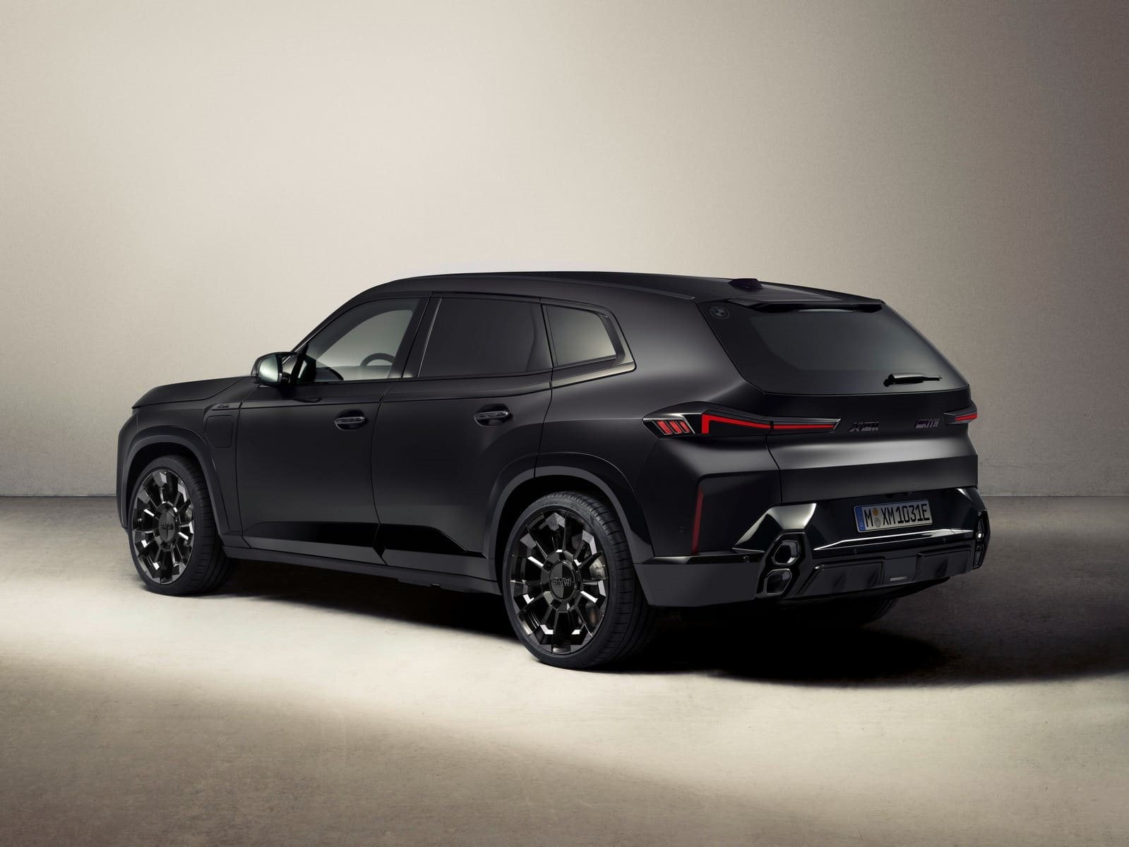 2025 - BMW XM BY KITH, foto 3
