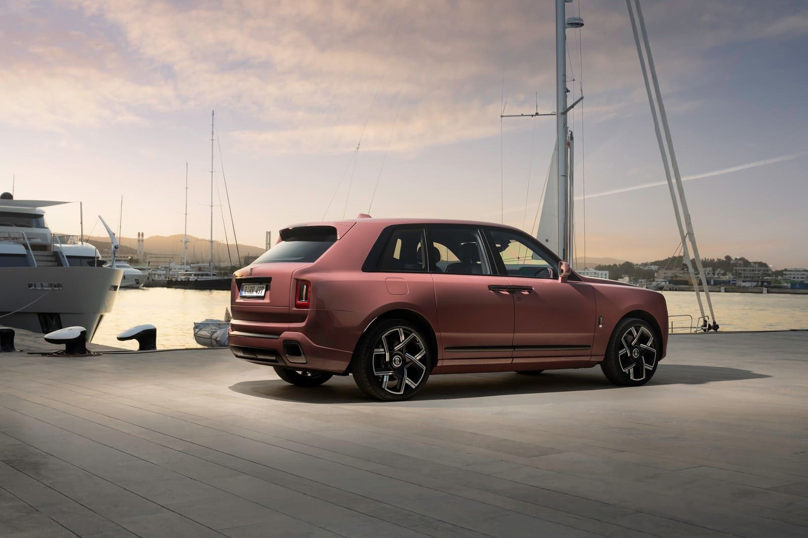 2025 - ROLLS-ROYCE CULLINAN SERIES II BLACK BADGE ‘DISRUPTOR’ IN MORGANITE, foto 4