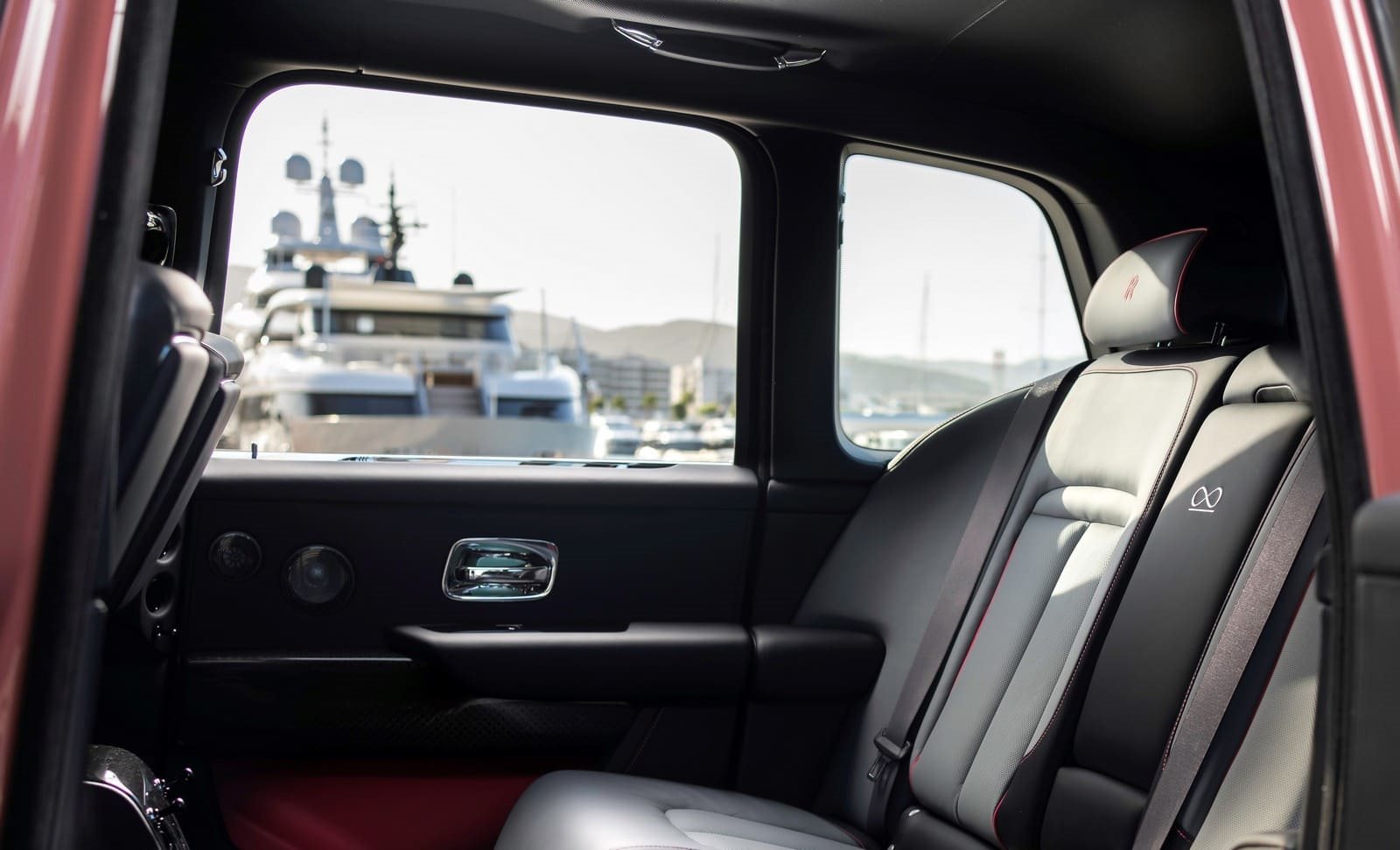 2025 - ROLLS-ROYCE CULLINAN SERIES II BLACK BADGE ‘DISRUPTOR’ IN MORGANITE, foto 9