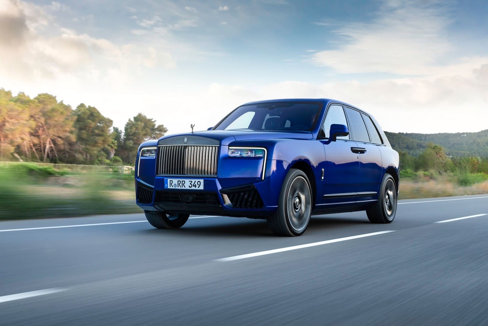 2025 - ROLLS-ROYCE CULLINAN SERIES II BLACK BADGE ‘PIONEER’ IN SALAMANCA BLUE, foto 1