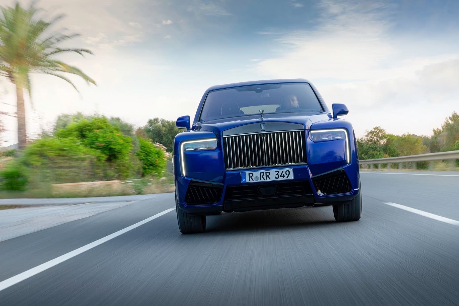 2025 - ROLLS-ROYCE CULLINAN SERIES II BLACK BADGE ‘PIONEER’ IN SALAMANCA BLUE, foto 2