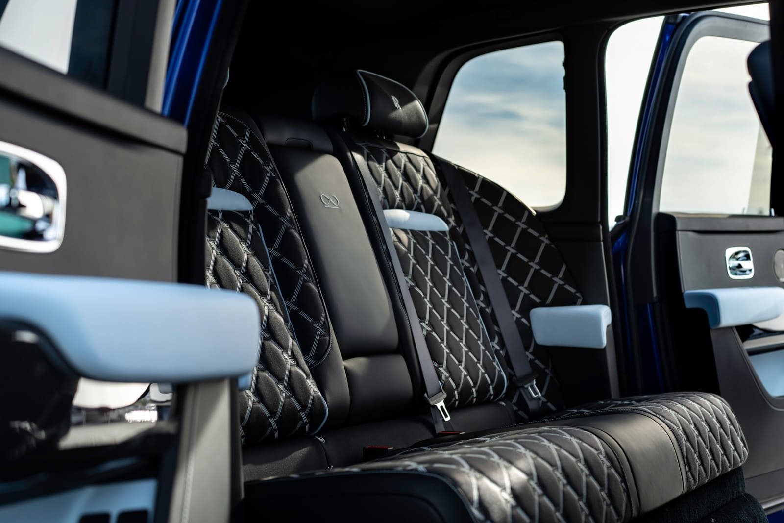 2025 - ROLLS-ROYCE CULLINAN SERIES II BLACK BADGE ‘PIONEER’ IN SALAMANCA BLUE, foto 14