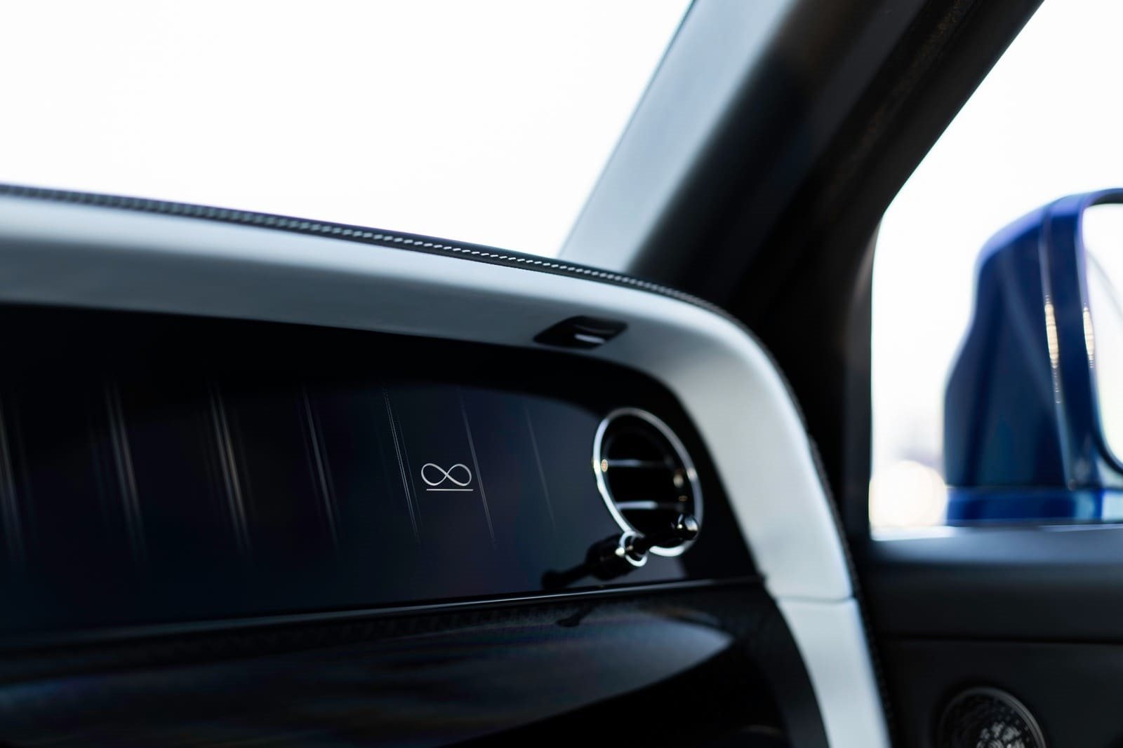 2025 - ROLLS-ROYCE CULLINAN SERIES II BLACK BADGE ‘PIONEER’ IN SALAMANCA BLUE, foto 15