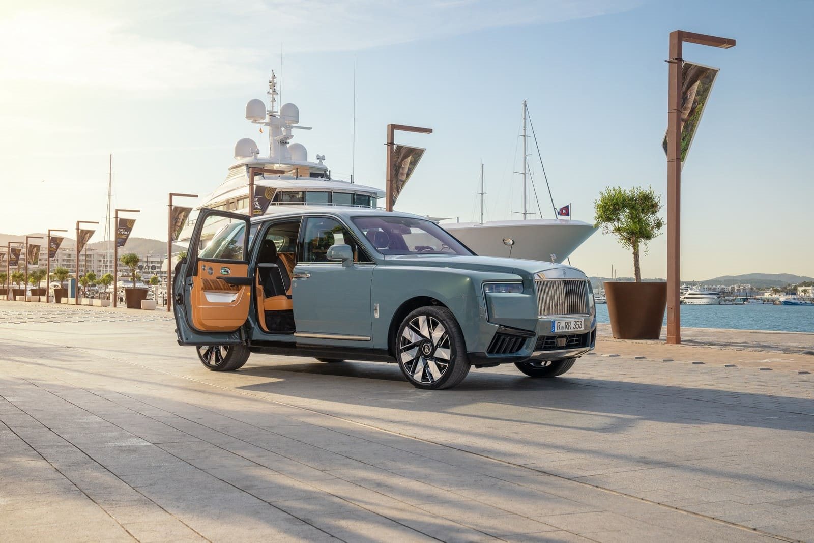 2025 - ROLLS-ROYCE CULLINAN SERIES II ‘CAPTAIN’ IN MONTEVERDE, foto 2