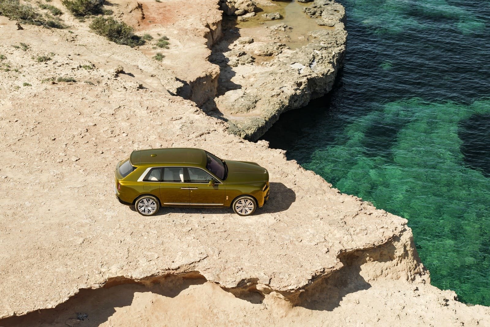 2025 - ROLLS-ROYCE CULLINAN SERIES II ‘DISRUPTOR’ IN CHARTEUSE, foto 5