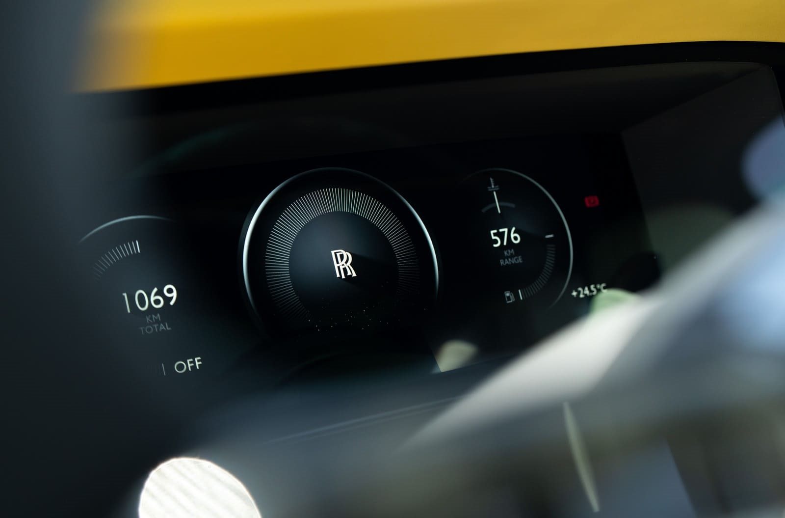 2025 - ROLLS-ROYCE CULLINAN SERIES II ‘DISRUPTOR’ IN CHARTEUSE, foto 8