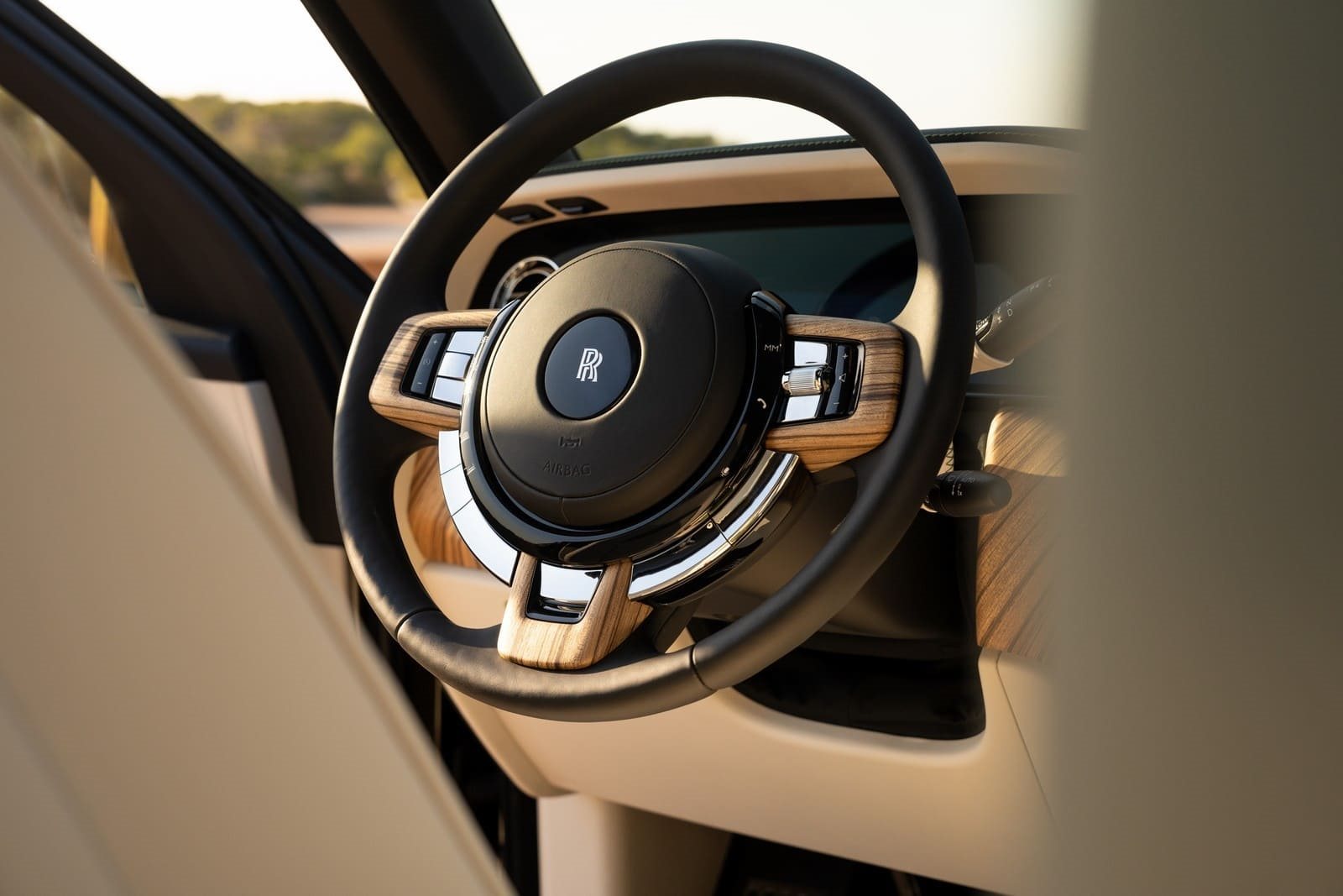 2025 - ROLLS-ROYCE CULLINAN SERIES II ‘LUXURIAN’ IN OLIVIN, foto 13