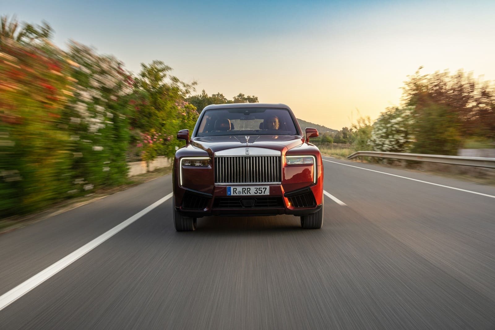 2025 - ROLLS-ROYCE CULLINAN SERIES II ‘PROTAGONIST’ IN SCALA RED, foto 3