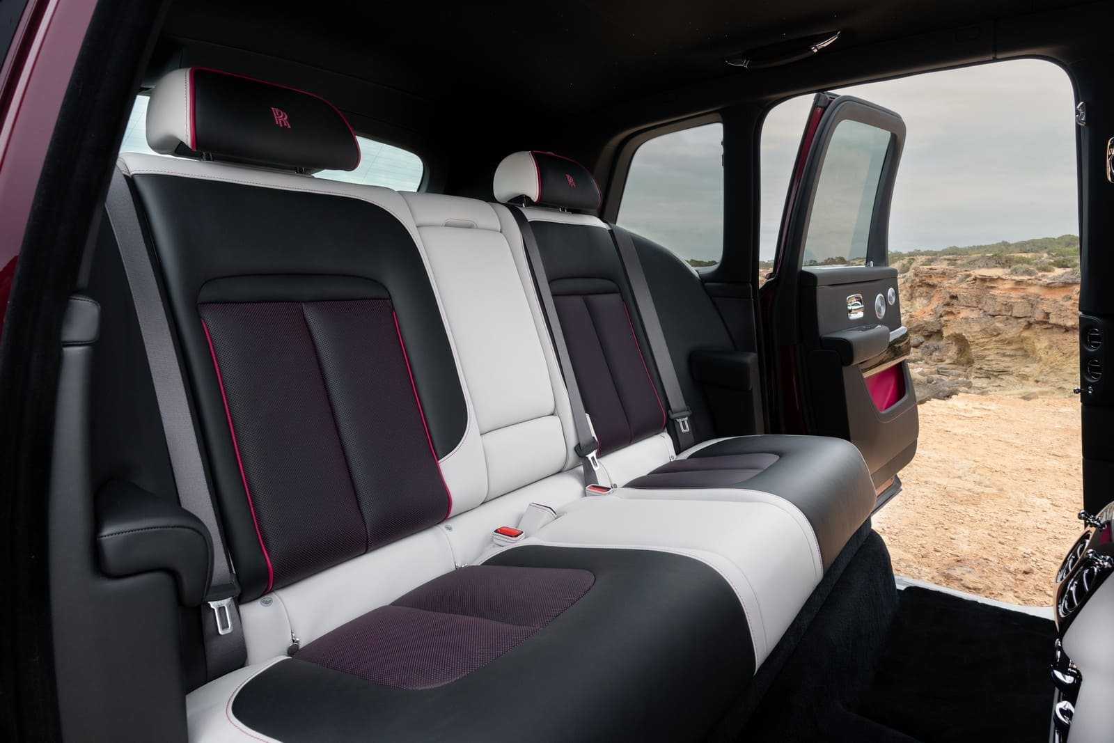 2025 - ROLLS-ROYCE CULLINAN SERIES II ‘PROTAGONIST’ IN SCALA RED, foto 8