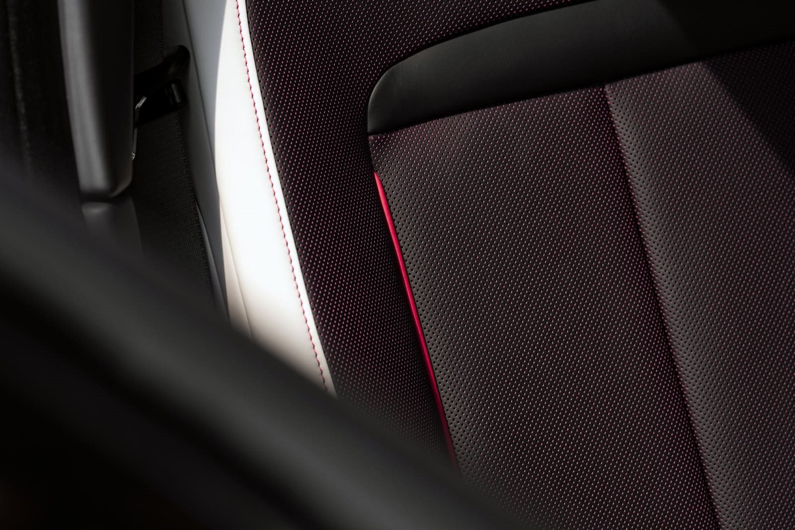 2025 - ROLLS-ROYCE CULLINAN SERIES II ‘PROTAGONIST’ IN SCALA RED, foto 9