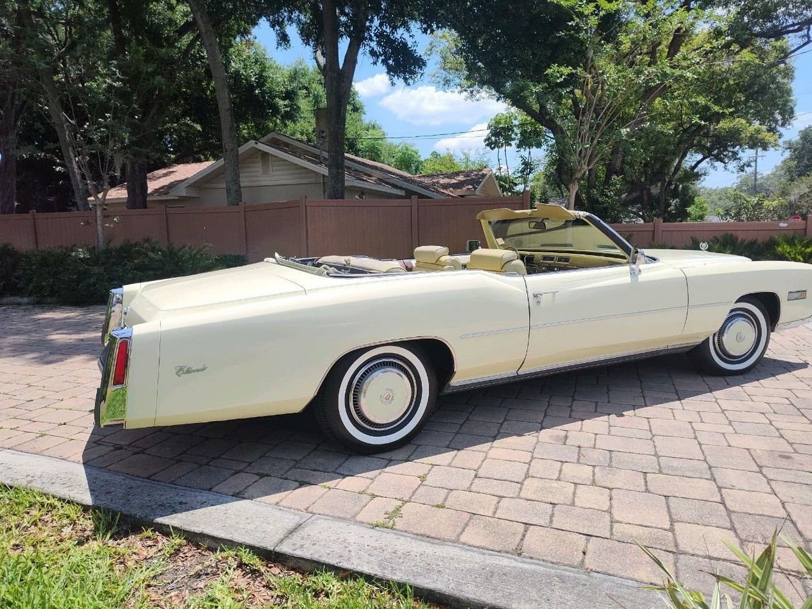 1976 - CADILLAC ELDORADO CONVERTIBLE PHOENICIAN IVORY, foto 21
