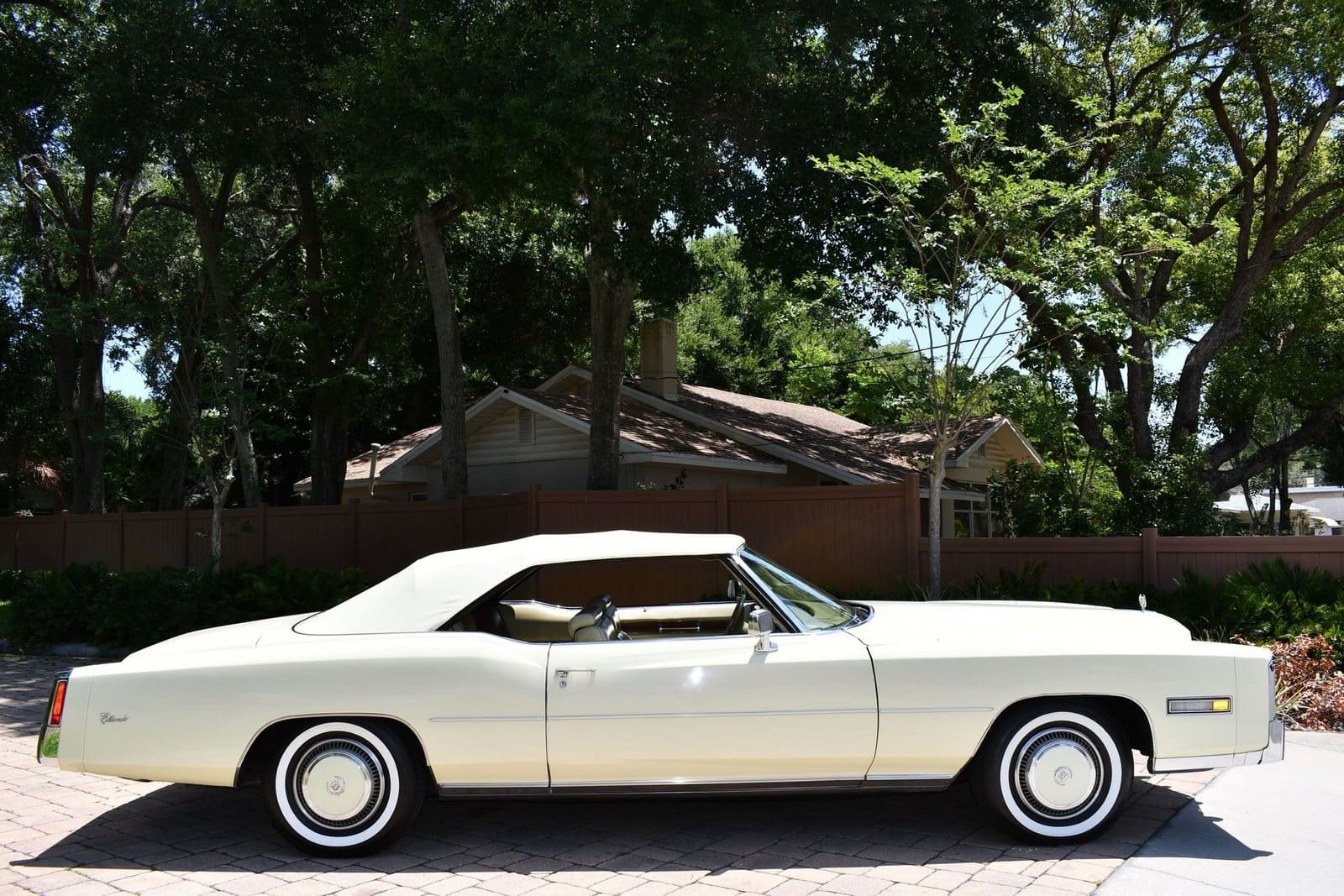1976 - CADILLAC ELDORADO CONVERTIBLE PHOENICIAN IVORY, foto 23