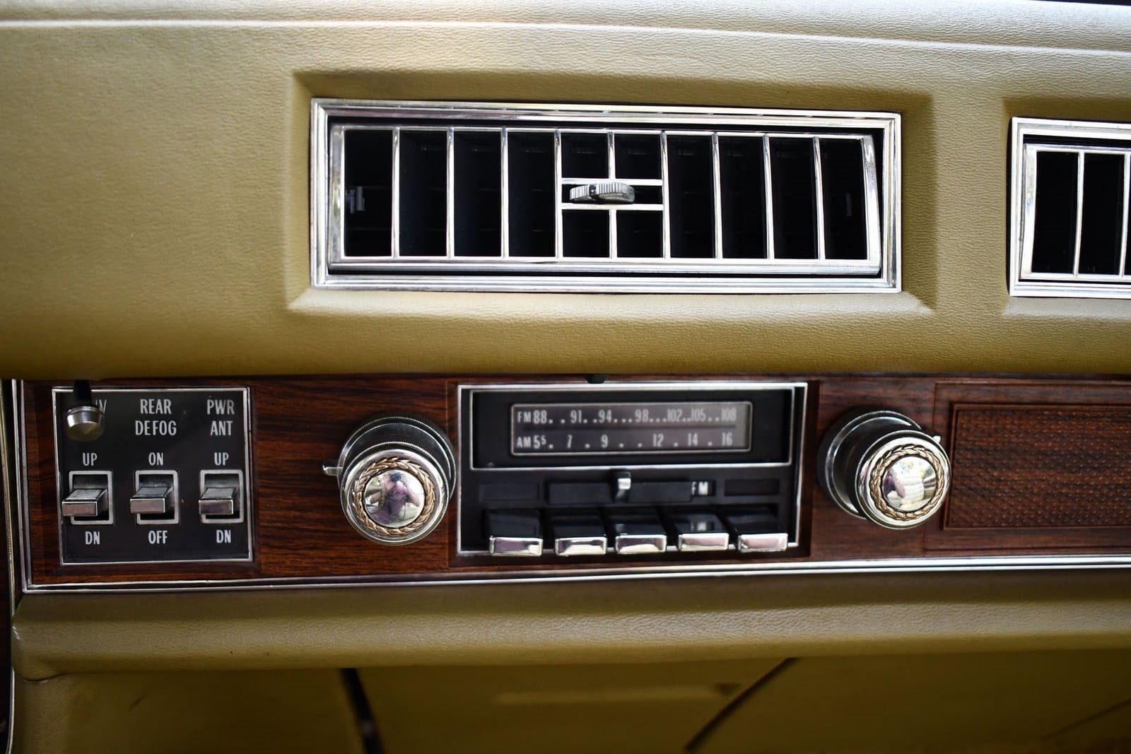 1976 - CADILLAC ELDORADO CONVERTIBLE PHOENICIAN IVORY, foto 26