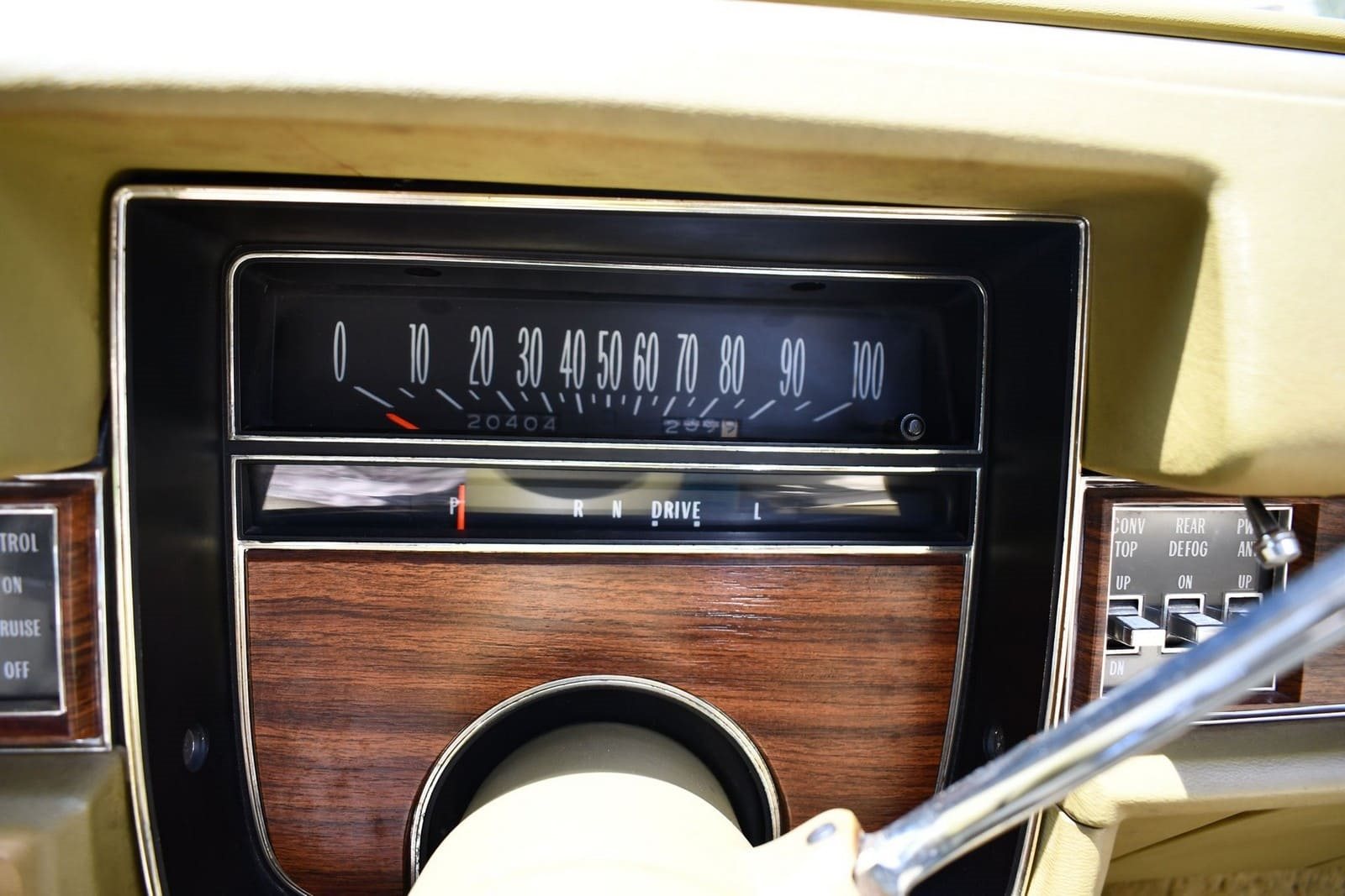 1976 - CADILLAC ELDORADO CONVERTIBLE PHOENICIAN IVORY, foto 67