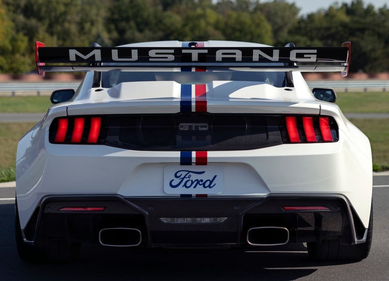 FORD MUSTANG GTD SPIRIT OF AMERICA, foto 9