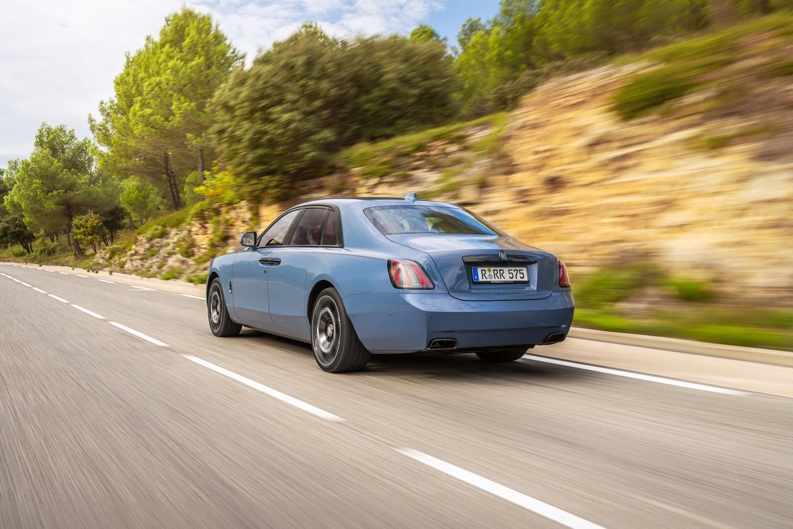 2025 - ROLLS-ROYCE BLACK BADGE GHOST SERIES II ‘ENDEAVOUR’ IN WITTERING BLUE, foto 5