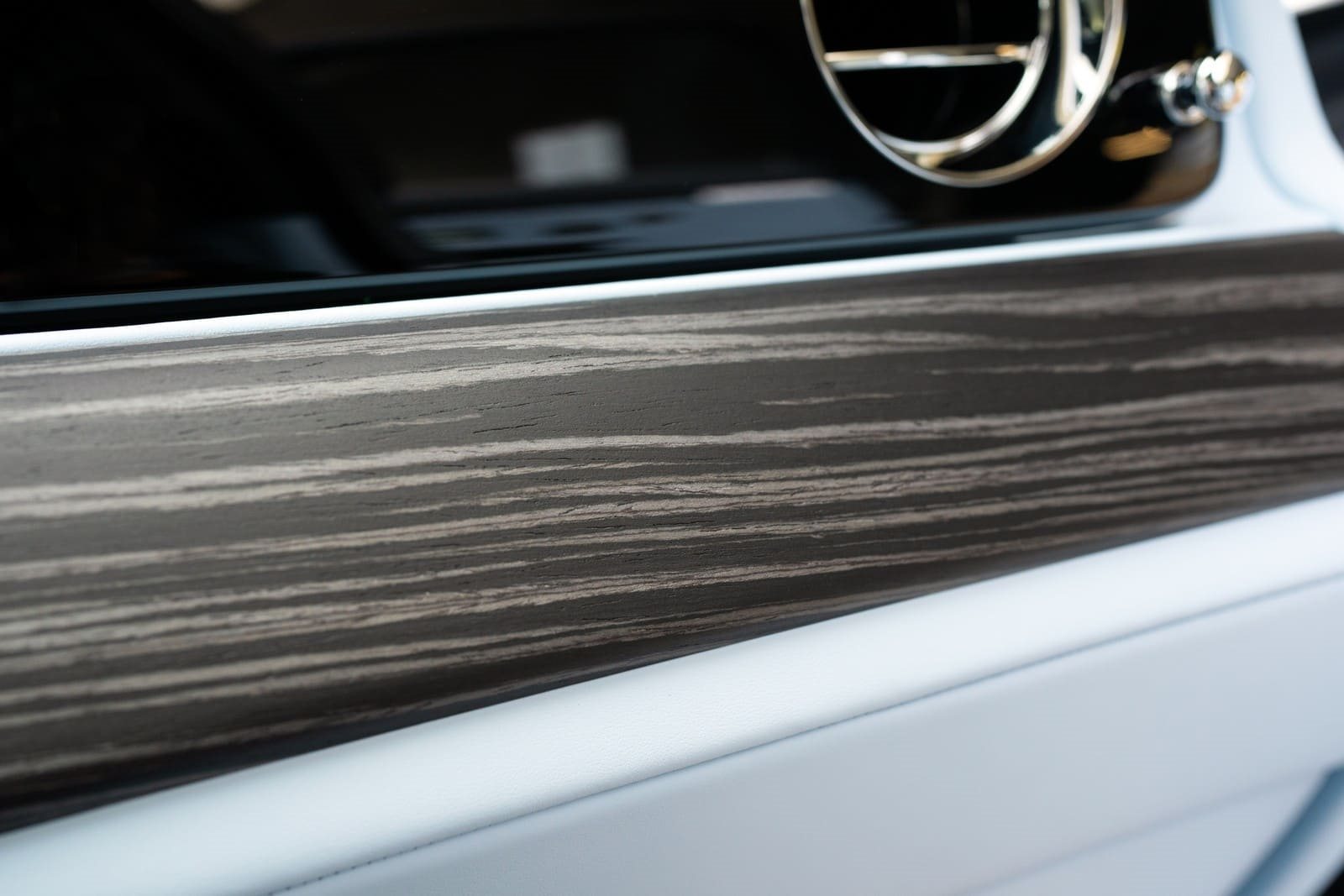 2025 - ROLLS-ROYCE GHOST EXTENDED SERIES II IN WITTERING BLUE AND SILVER, foto 7