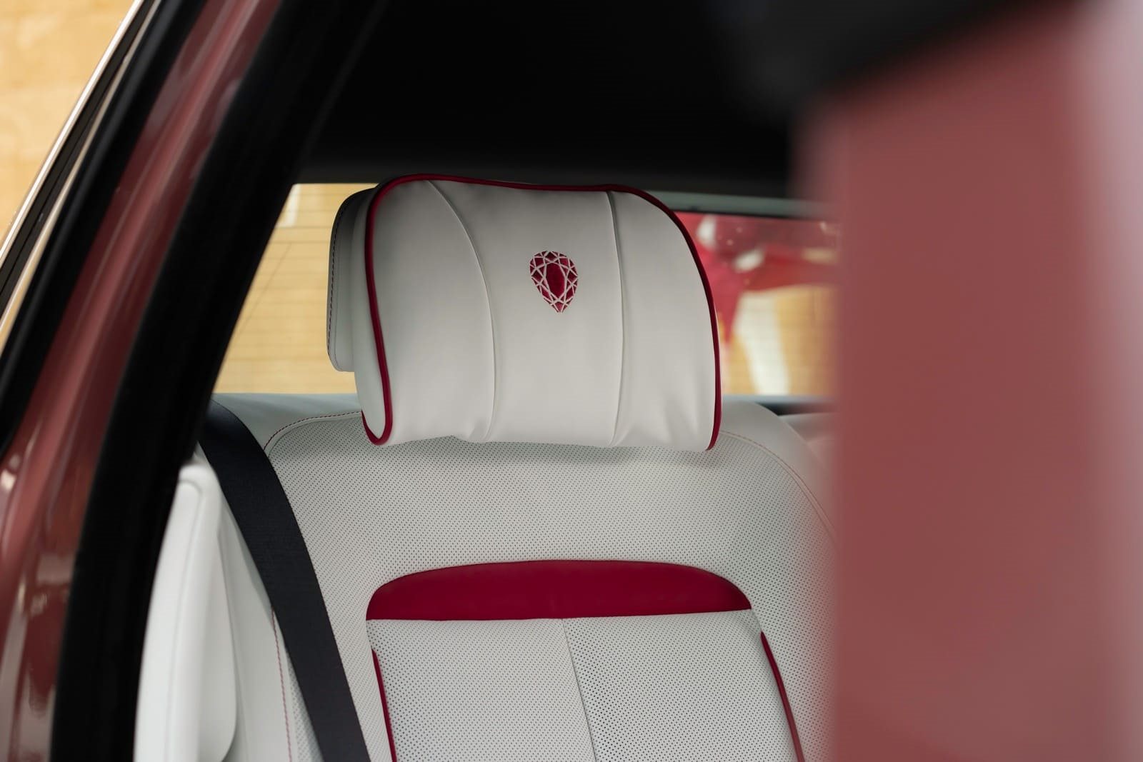 2025 - ROLLS-ROYCE GHOST SERIES II ‘ENDEAVOUR’ IN EMPERADOR TRUFFLE, foto 9