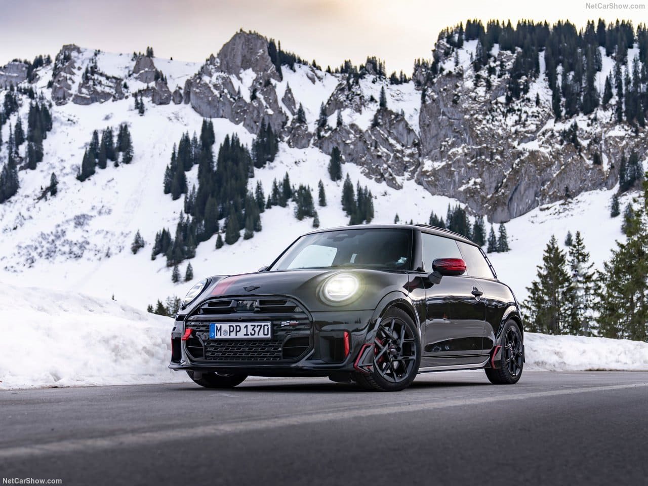MINI JOHN COOPER WORKS WITH GENUINE ACCESSORIES, foto 5