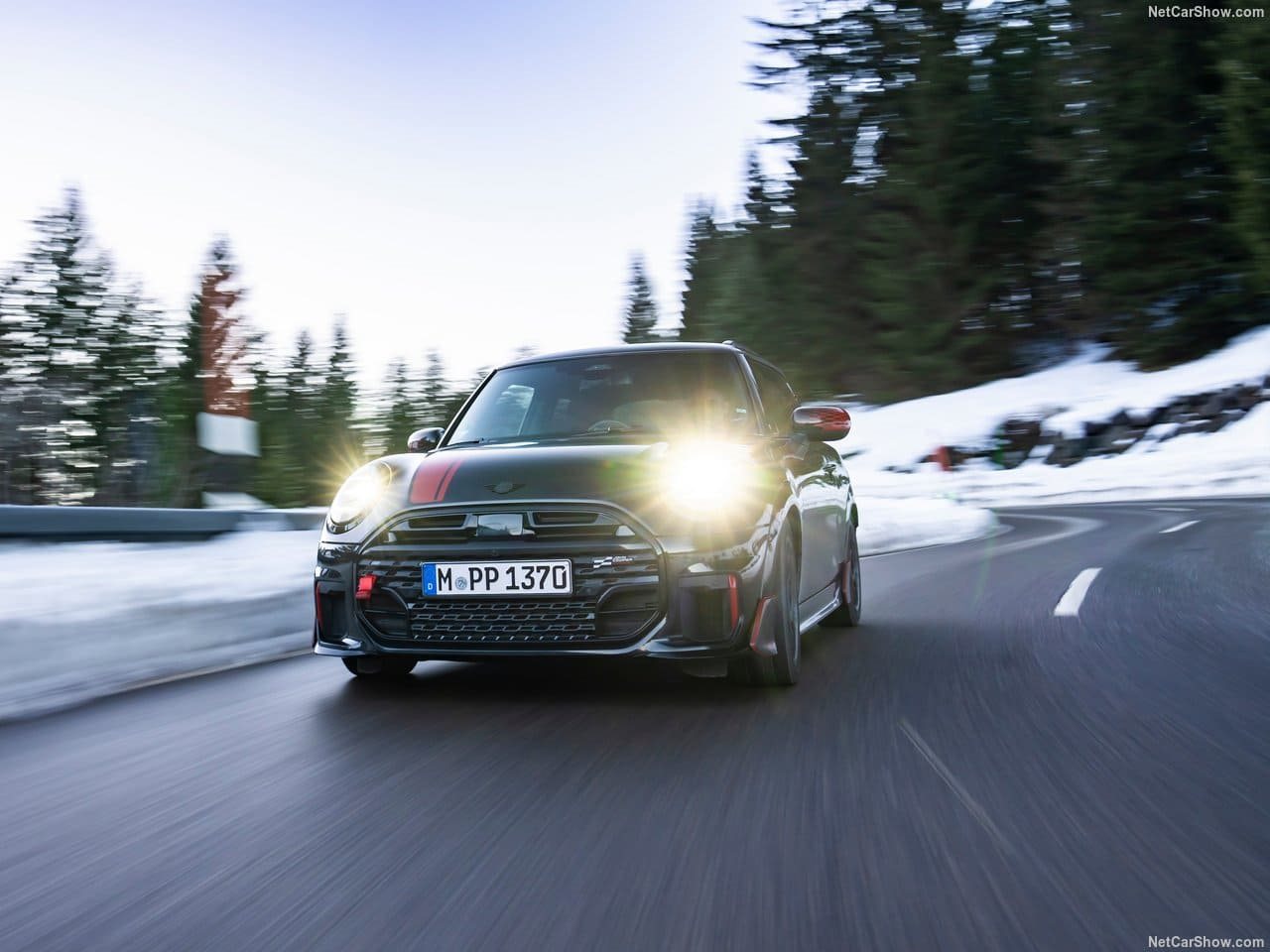 MINI JOHN COOPER WORKS WITH GENUINE ACCESSORIES, foto 9