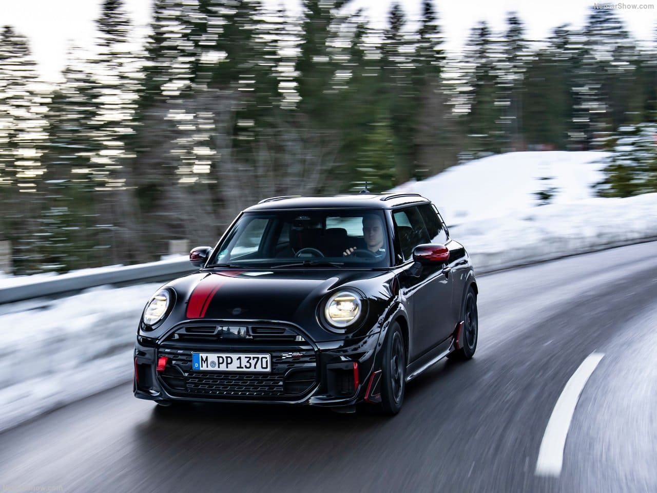 MINI JOHN COOPER WORKS WITH GENUINE ACCESSORIES, foto 11
