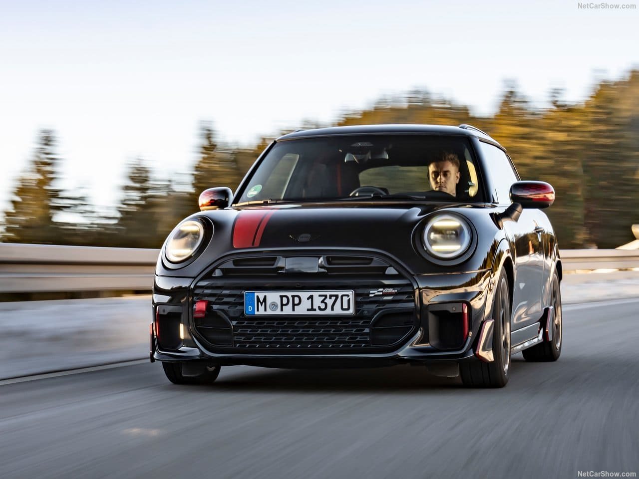 MINI JOHN COOPER WORKS WITH GENUINE ACCESSORIES, foto 12
