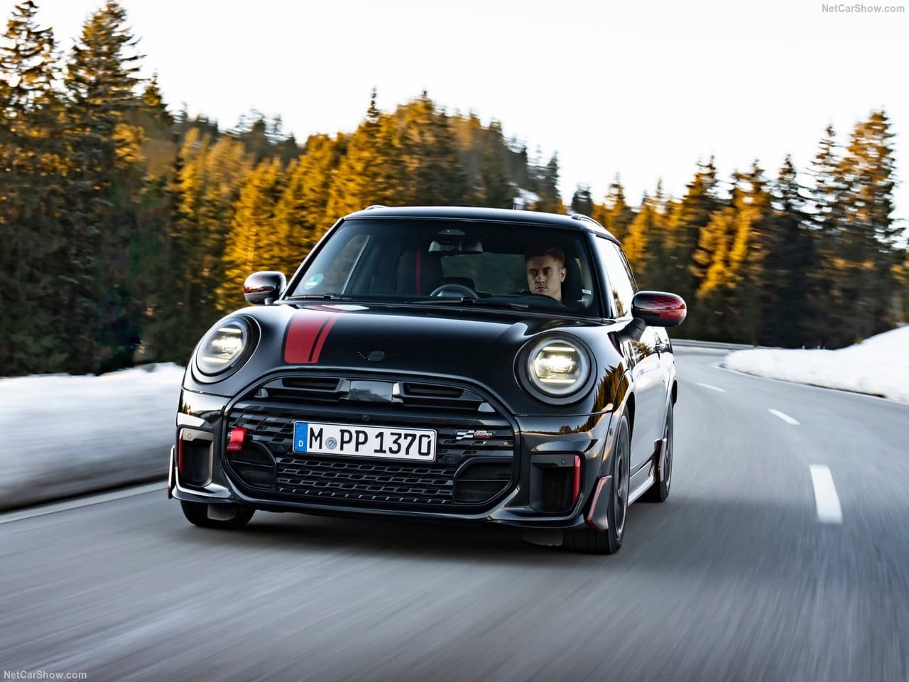 MINI JOHN COOPER WORKS WITH GENUINE ACCESSORIES, foto 13