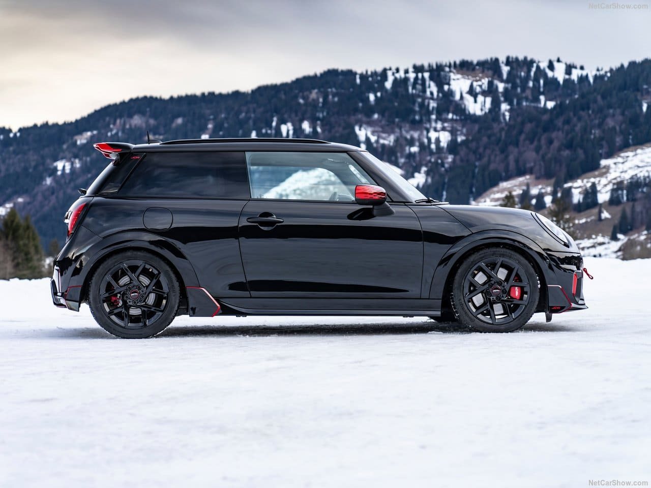 MINI JOHN COOPER WORKS WITH GENUINE ACCESSORIES, foto 17