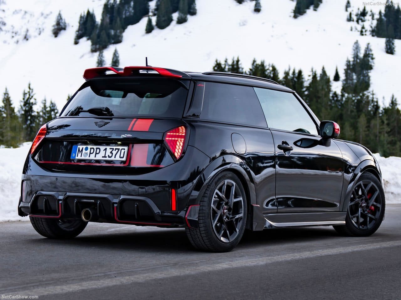 MINI JOHN COOPER WORKS WITH GENUINE ACCESSORIES, foto 21
