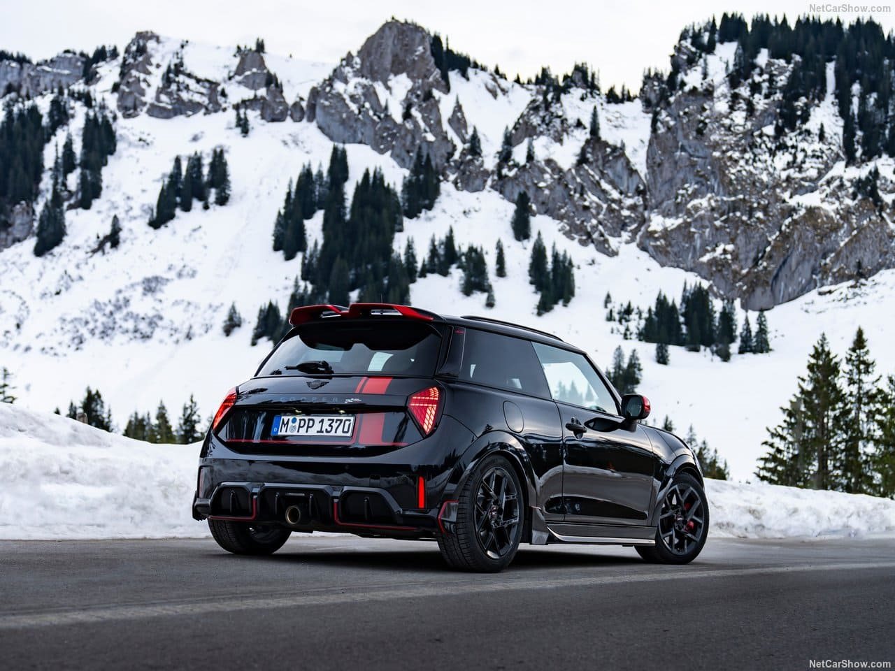 MINI JOHN COOPER WORKS WITH GENUINE ACCESSORIES, foto 22