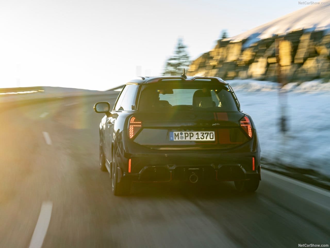 MINI JOHN COOPER WORKS WITH GENUINE ACCESSORIES, foto 27