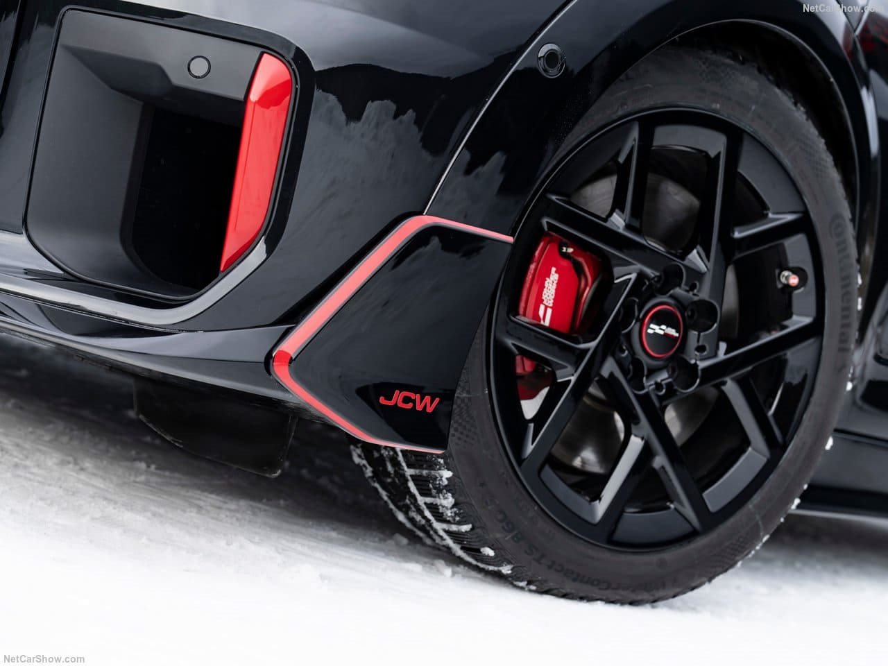 MINI JOHN COOPER WORKS WITH GENUINE ACCESSORIES, foto 47