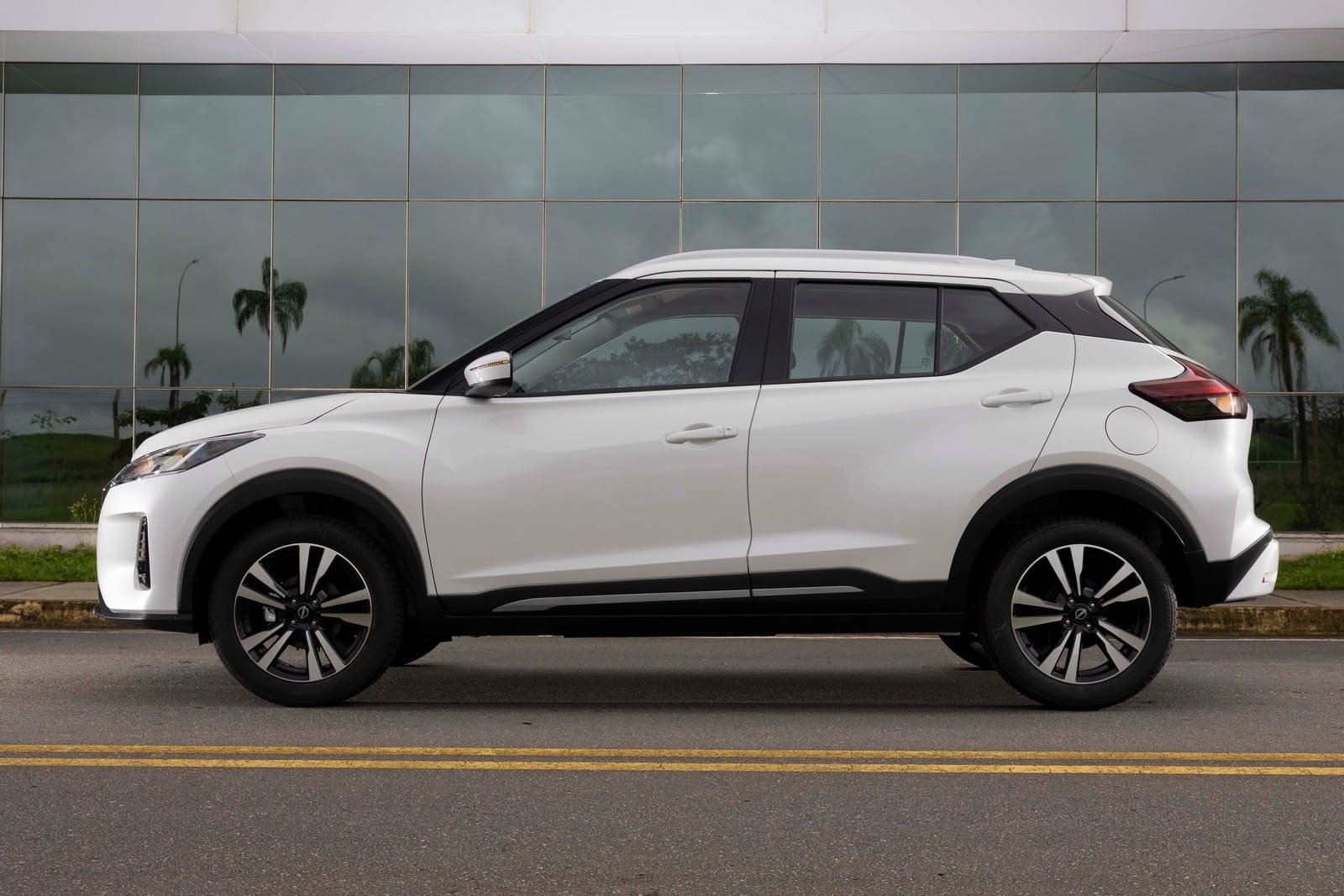 NISSAN KICKS PLAY, foto 4