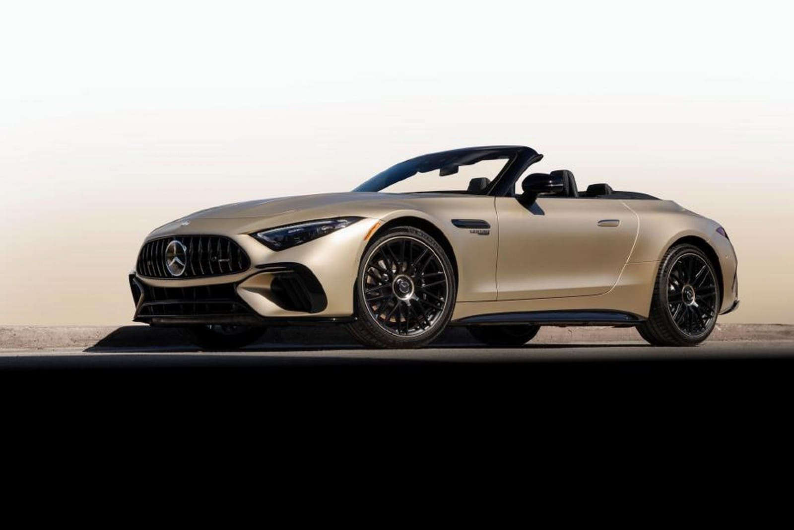 2025 - MERCEDES-AMG SL 63 MANUFAKTUR GOLDEN COAST, foto 1