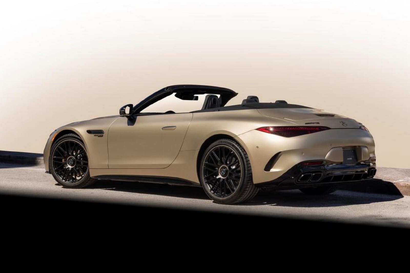 2025 - MERCEDES-AMG SL 63 MANUFAKTUR GOLDEN COAST, foto 2