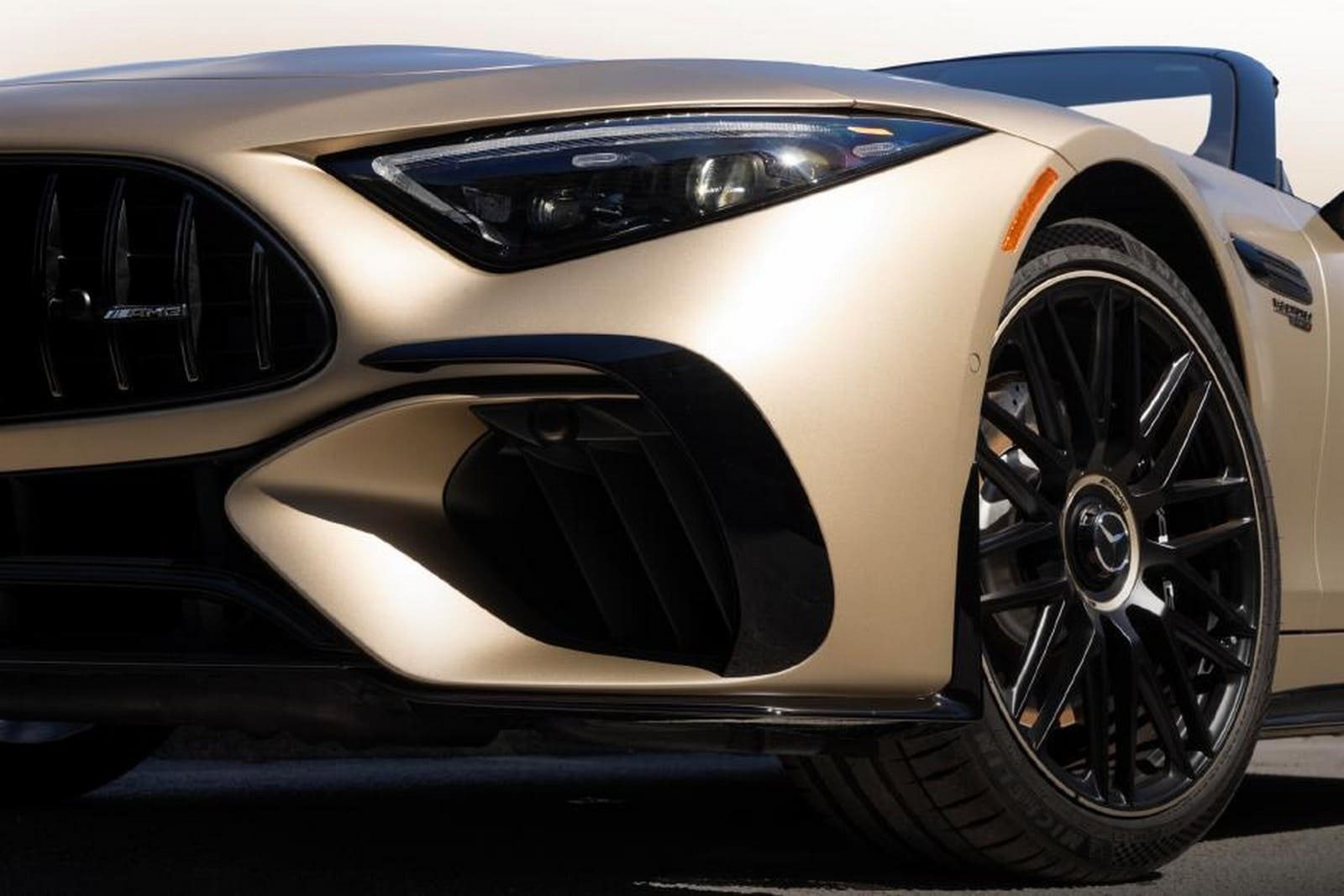 2025 - MERCEDES-AMG SL 63 MANUFAKTUR GOLDEN COAST, foto 7