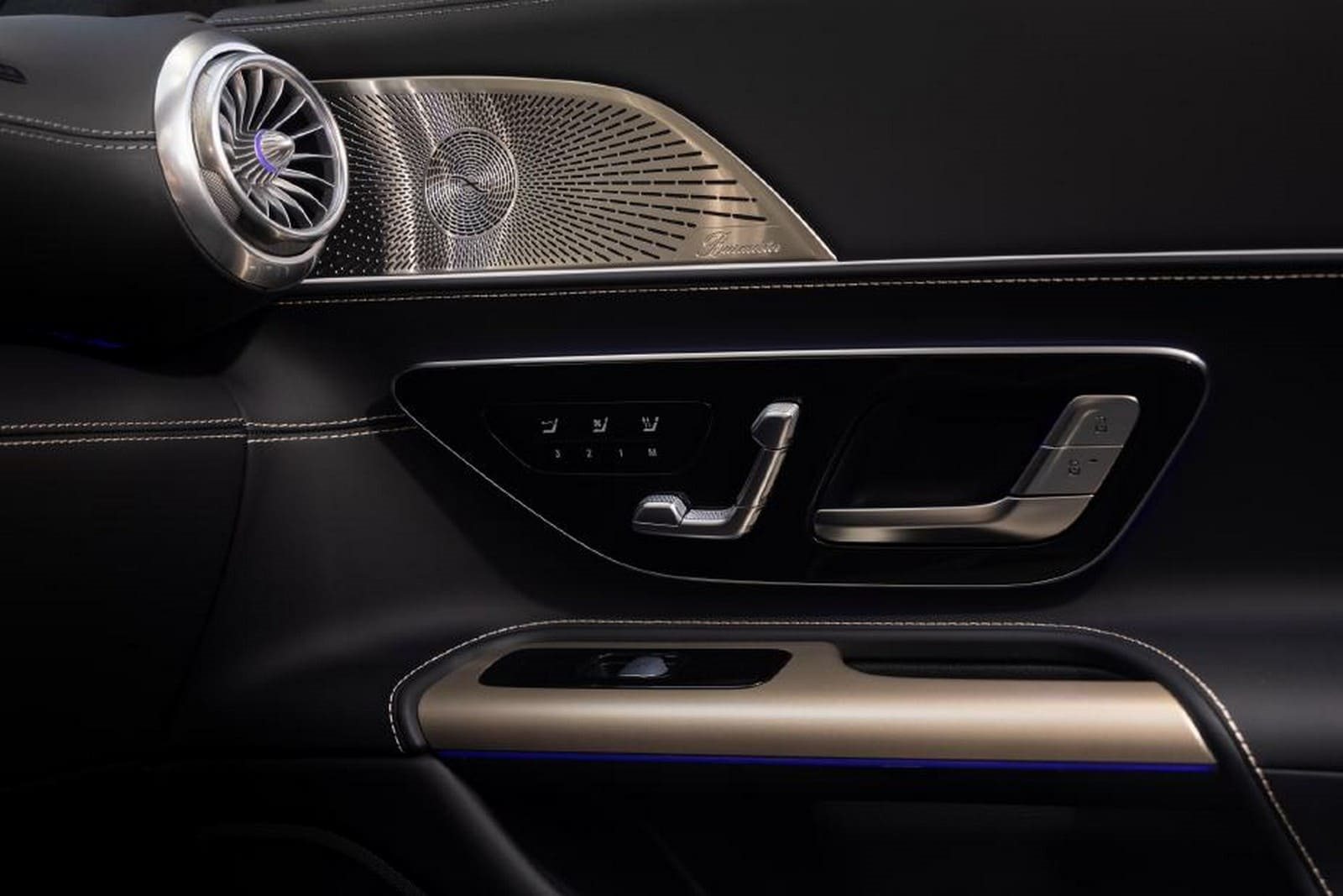 2025 - MERCEDES-AMG SL 63 MANUFAKTUR GOLDEN COAST, foto 9