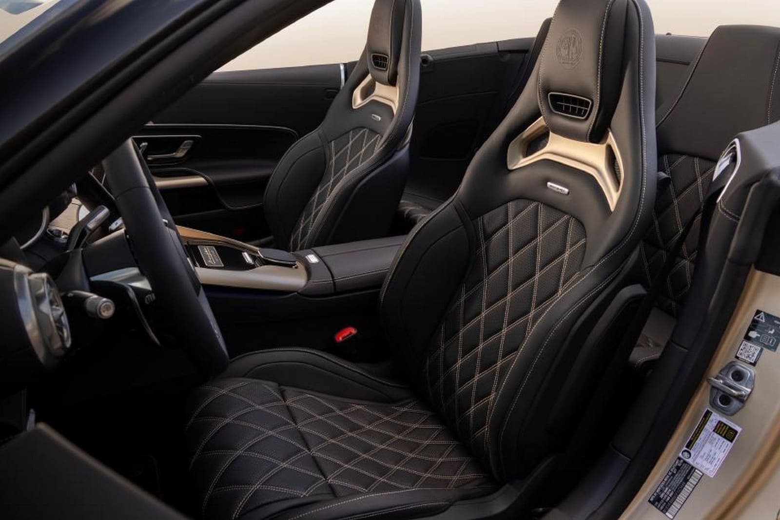 2025 - MERCEDES-AMG SL 63 MANUFAKTUR GOLDEN COAST, foto 10