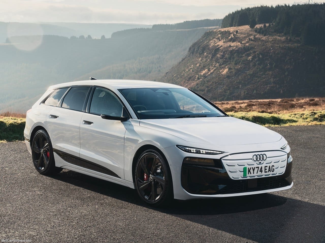 2025 - AUDI S6 AVANT E-TRON UK VERSION, foto 2